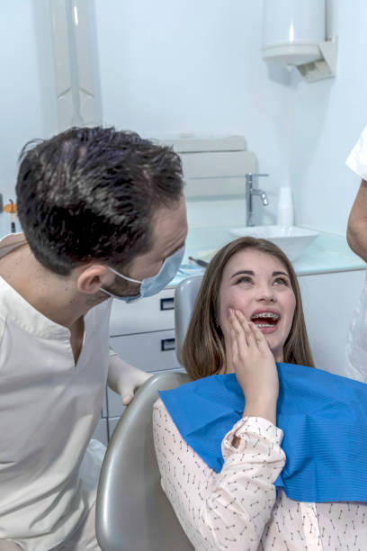Best Dentist Open Late Near Me  in Dysart, IA